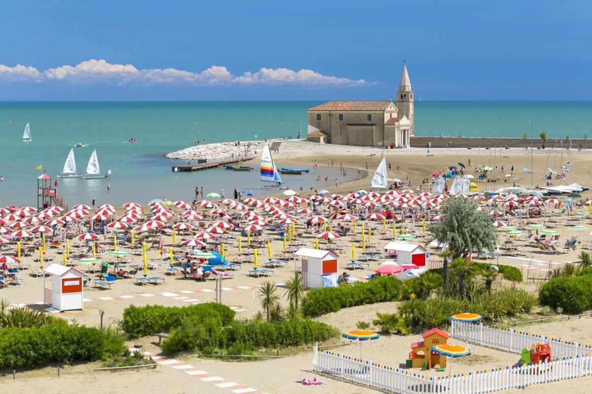 Ampio Bilocale Caorle Lungomare Levante ภายนอก รูปภาพ