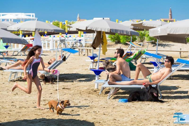 Ampio Bilocale Caorle Lungomare Levante ภายนอก รูปภาพ